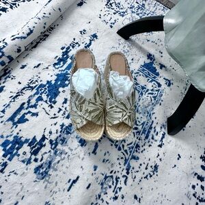 Women's Pour La Victoire Espadrille Slip-On Sandals